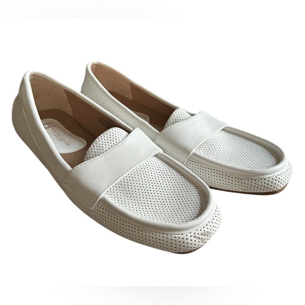 Boston Design Studio Sz 7M White Round Toe Driving Loafers Flats Women 91274